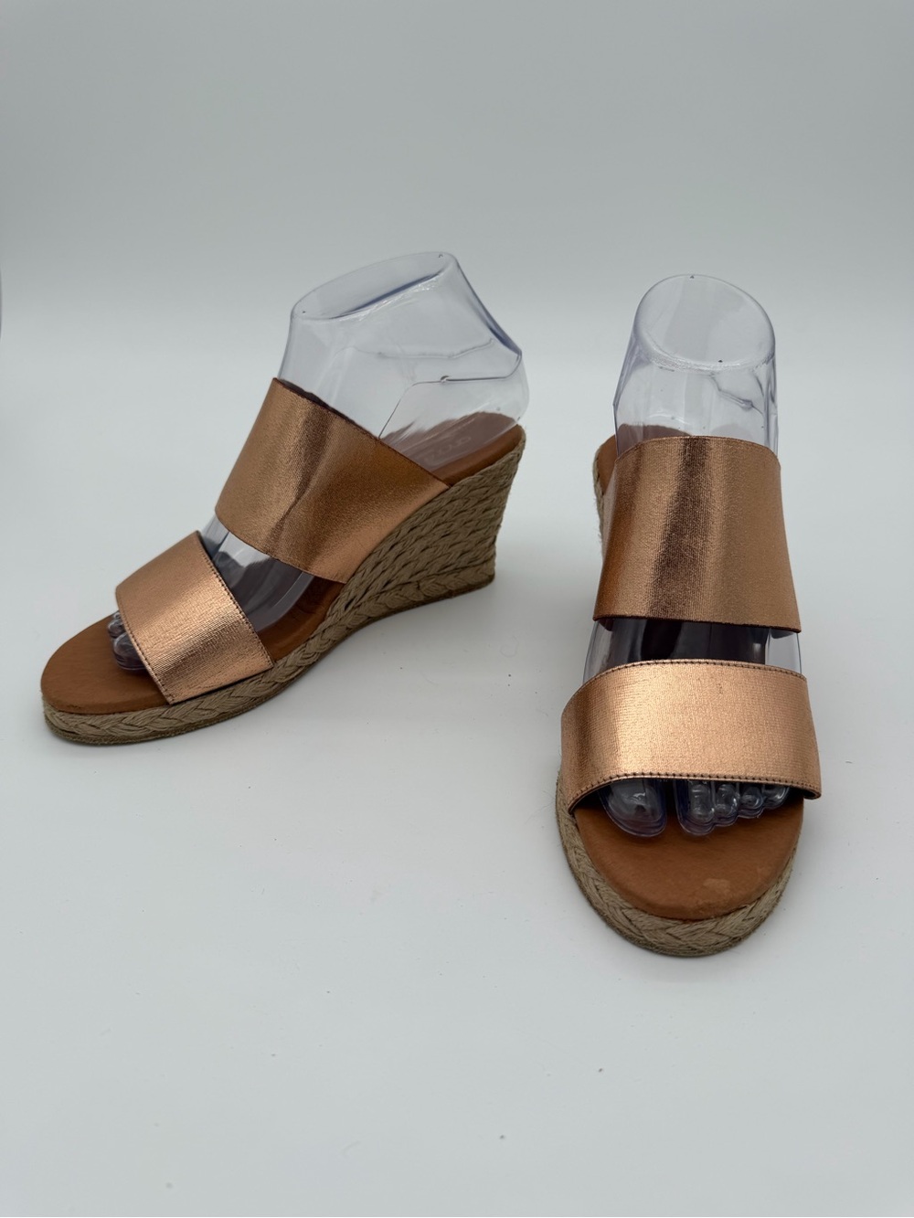 Andre Assous Women’s Metallic Rose Gold Espadrille Wedge Sandals size 37